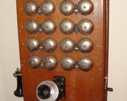 BandR so sez the plate at the bottom.