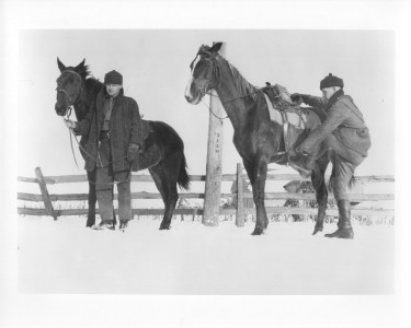 1920s-8 -
Plant Construction-Linemen.
