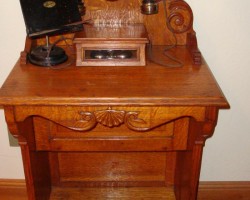 Note the mother-in-law receiver on right hanging on a stationary hook.