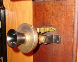 Rawson Orator, transmitter in the 'off hook' position