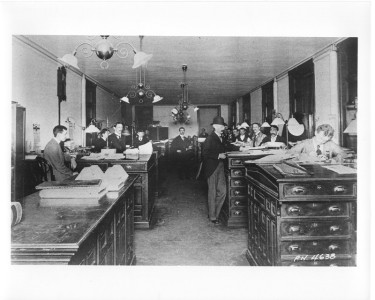 1890s-6 -
Auditor's Office of the New York Telephone Company at 18 Cortlandt Street, New York City, in 1890.