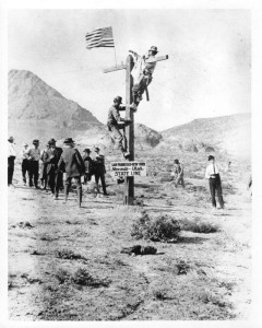 1900s-5 -
The final pole of the first transcontinental telephone line is put into service at Wendover, Utah.